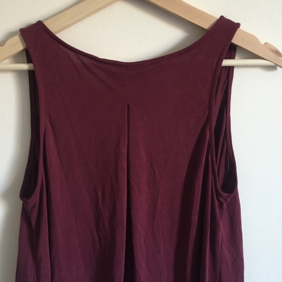 FRANCESCA'S Maroon Criss Cross Drape Tank Top - Picture 6 of 9